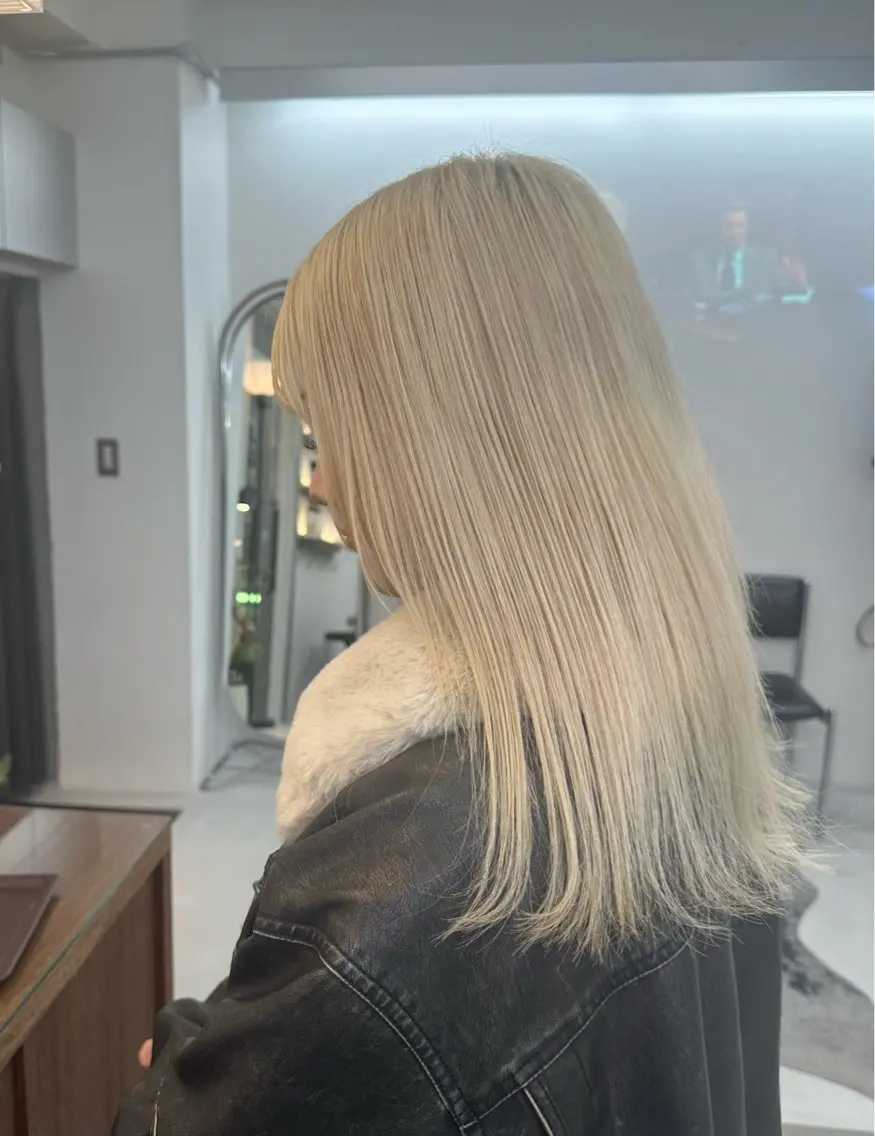 セミロング カラー ヘアカラー MIES ミナリのヘアスタイル