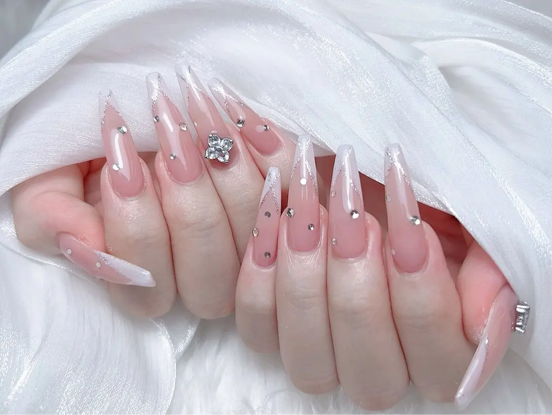 ネイル 🎀M nails✨ ビューティーのネイルデザイン