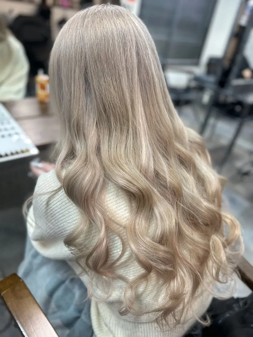 ロング カラー シールエクステ ベージュカラー ブリーチ グラデーションカラー ホワイトベージュ ⭐️エクステ指名 No.1⭐️高頭のヘアスタイル