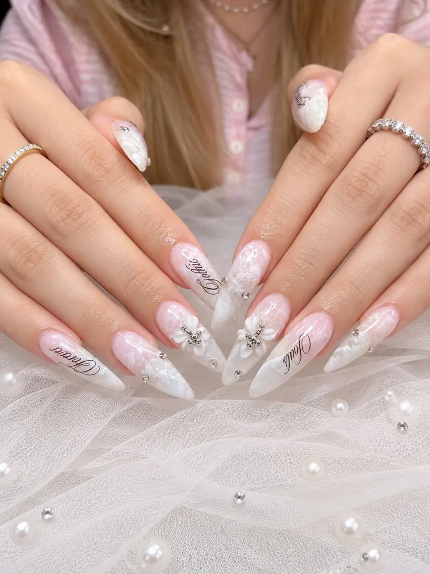 ネイル 長さ出し フラワーネイル キラキラネイル 韓国ネイル ロングネイル ハンドネイル ハンドケア Min nail サロン渋谷のネイルデザイン