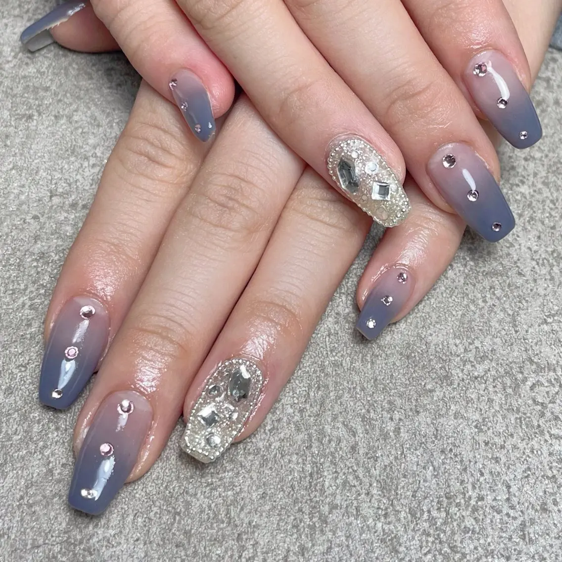 ネイル グラデーション ハンドネイル nailroom DIASOMNIAのネイルデザイン