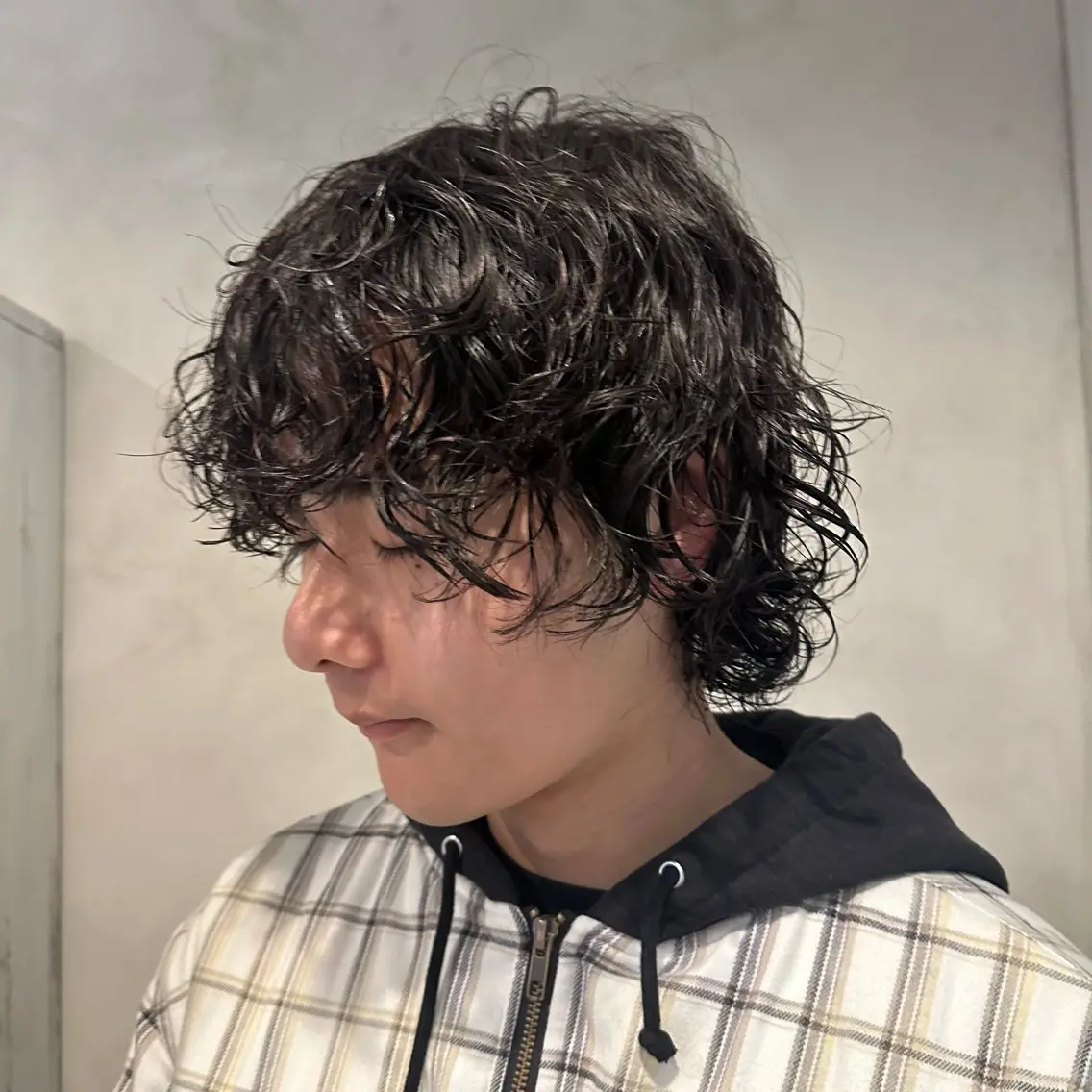 ミディアム パーマ メンズ ミディアムパーマ メンズパーマ メンズウルフカット ボブ 伸ばしかけ Yuki☺︎パーマ レイヤーカットのヘアスタイル