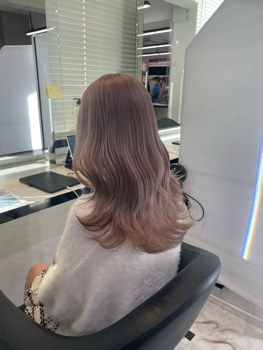 ロング カラー ヘアアレンジ ベージュカラー ブリーチ ラベンダーカラー ヘアカラー ピンク・ベージュ🩰 カラー🫧とらのヘアスタイル