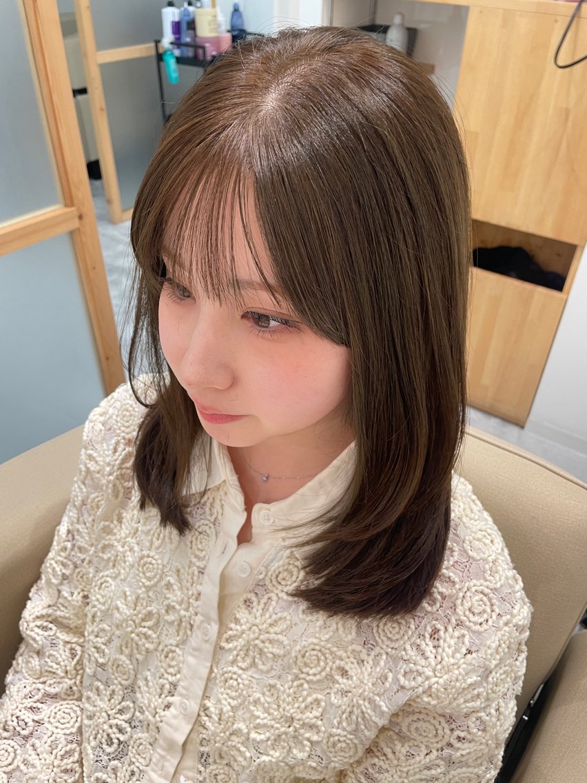 ミディアム カット ヘアカラー トリートメント 村上 祐香のヘアスタイル