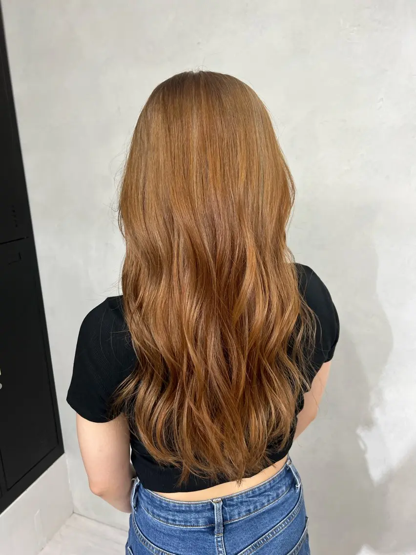 ロング カラー ベージュカラー ダブルカラー 小森聖奈 韓国風レイヤーカットのヘアスタイル