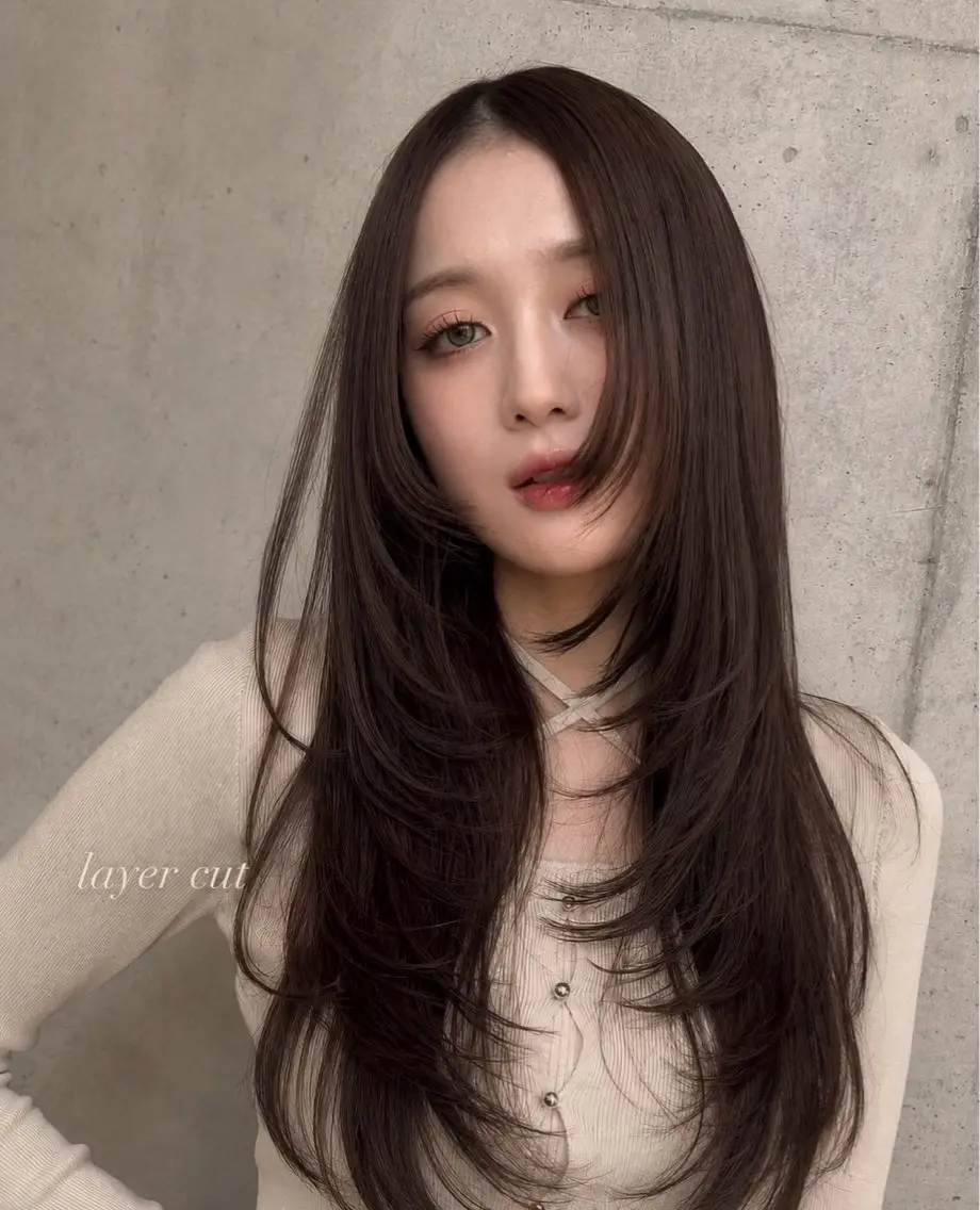 セミロング カラー ヘアアレンジ グレージュ くびれヘア 顔まわりレイヤー ハッシュカット 韓国風ヘア カット ヘアカラー トリートメント 🌫️大人韓国ヘア 🌫️naoyaのヘアスタイル