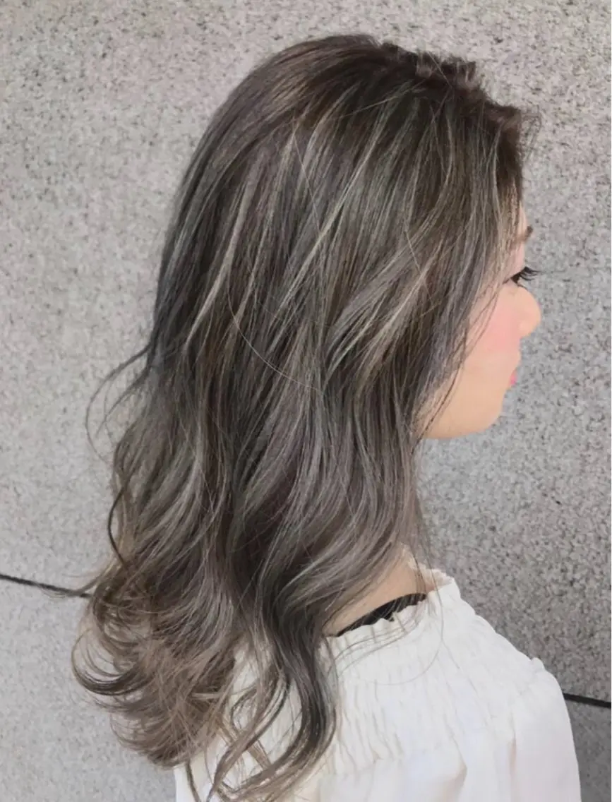 カラー ヘアカラー トリートメント 近藤 七海のヘアスタイル