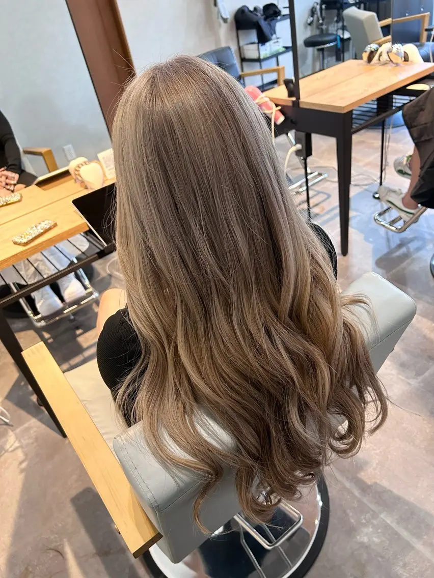 ロング カラー 井手 孔介のヘアスタイル