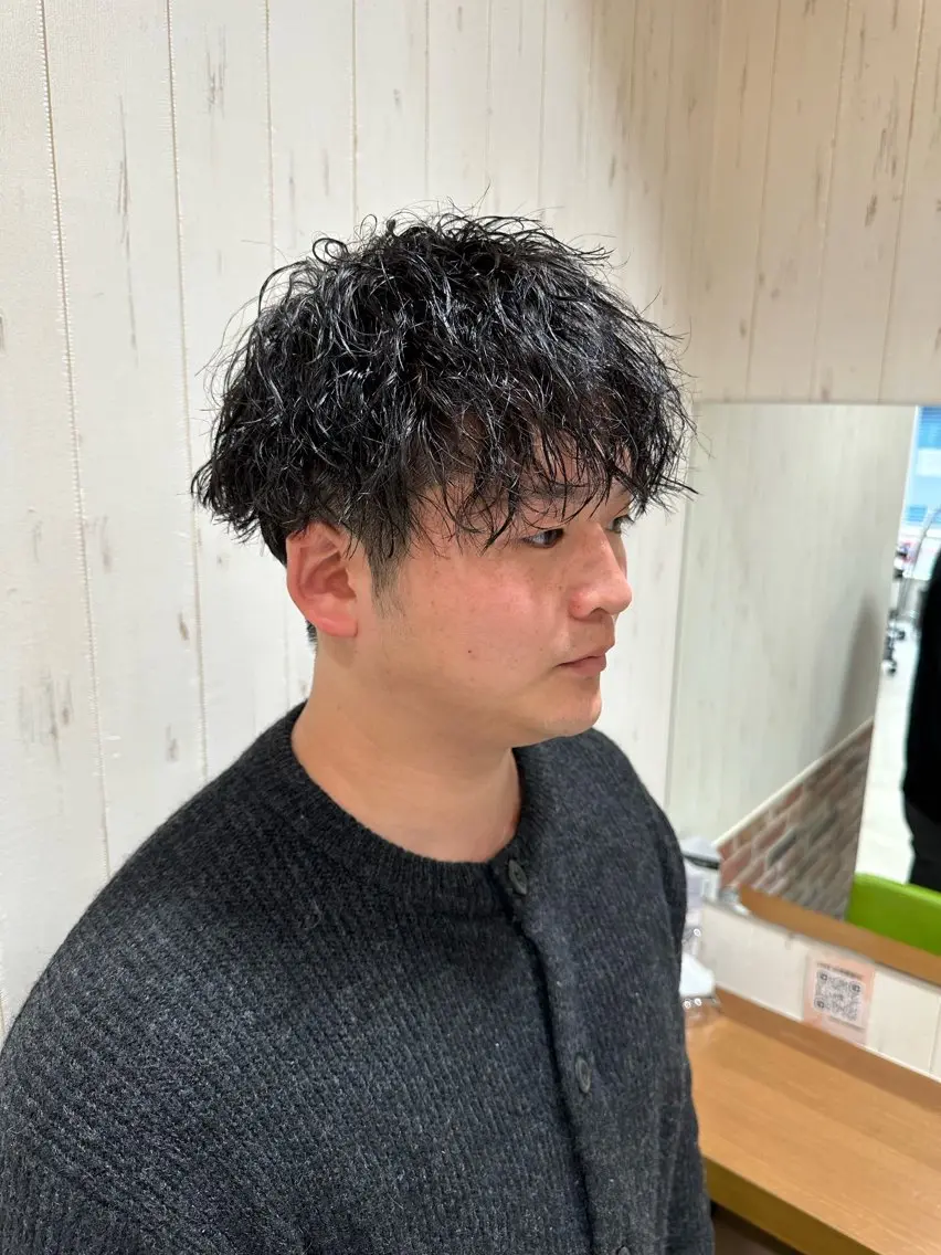 ショート パーマ メンズ ダウンパーマ メンズ韓国風 マッシュ メンズパーマ ツイストスパイラルパーマ パーマ 中嶋 紘夢のヘアスタイル