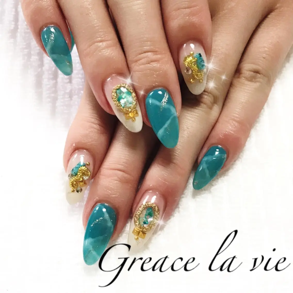 ロング カラー パーマ ヘアアレンジ キッズ ネイル マツエク・マツパ Greace  la vieのネイルデザイン