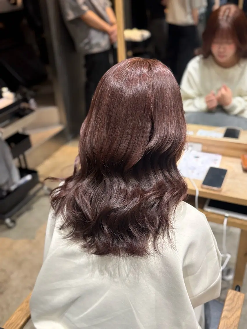 カラー 山岸 莉緒のヘアスタイル