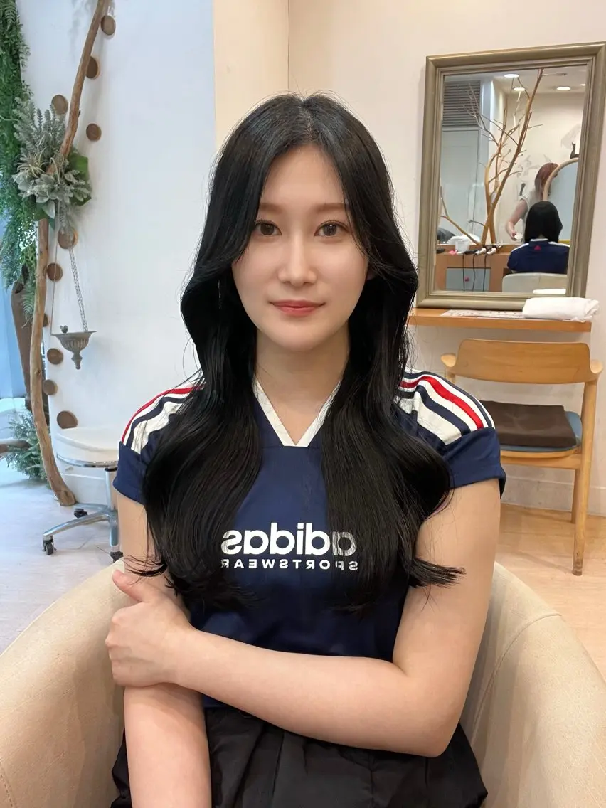 ロング カラー くびれヘア 顔周りカット 韓国風ヘア レイヤーカット 似合わせカット カット ヘアカラー トリートメント LUNA🌙韓国ヘア 🌙レイヤーカットのヘアスタイル