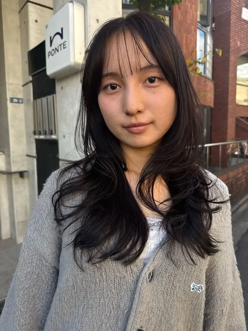ロング ロングレイヤー アッシュ アッシュブラウン ラベンダーベージュ ボブ カット レイヤーカット\ウル フ　chinatsuのヘアスタイル