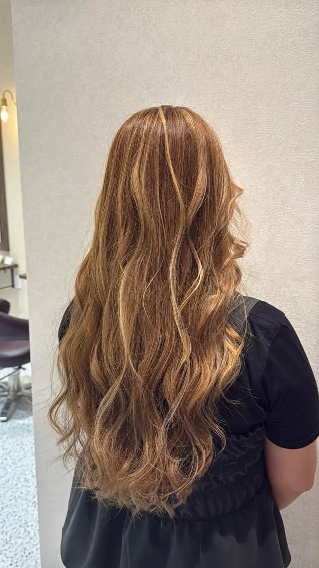 ロング ハイライト カット ヘアカラー トリートメント LaLuce タクミのヘアスタイル