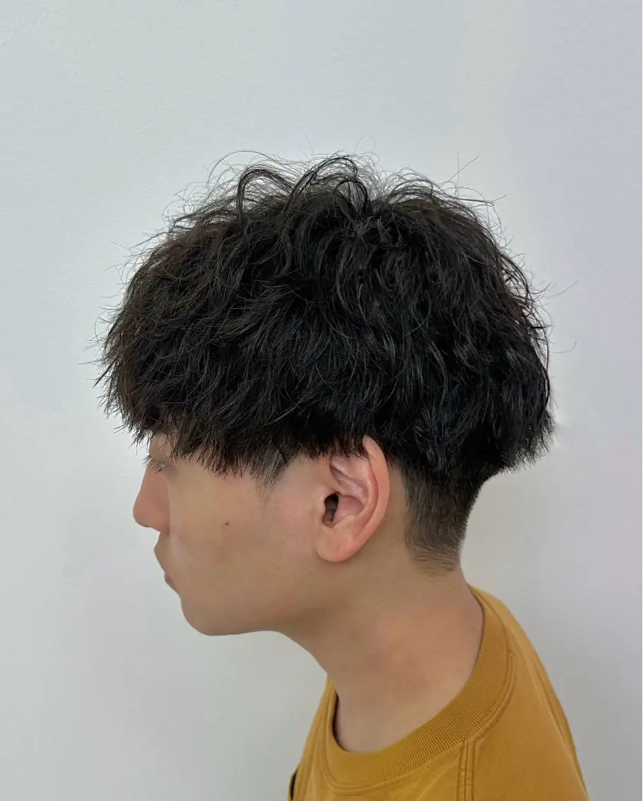 カラー パーマ メンズ メンズパーマ 波巻きパーマ スパイラルパーマ カット パーマ ユージ ✂︎ カット／パーマ特化のヘアスタイル