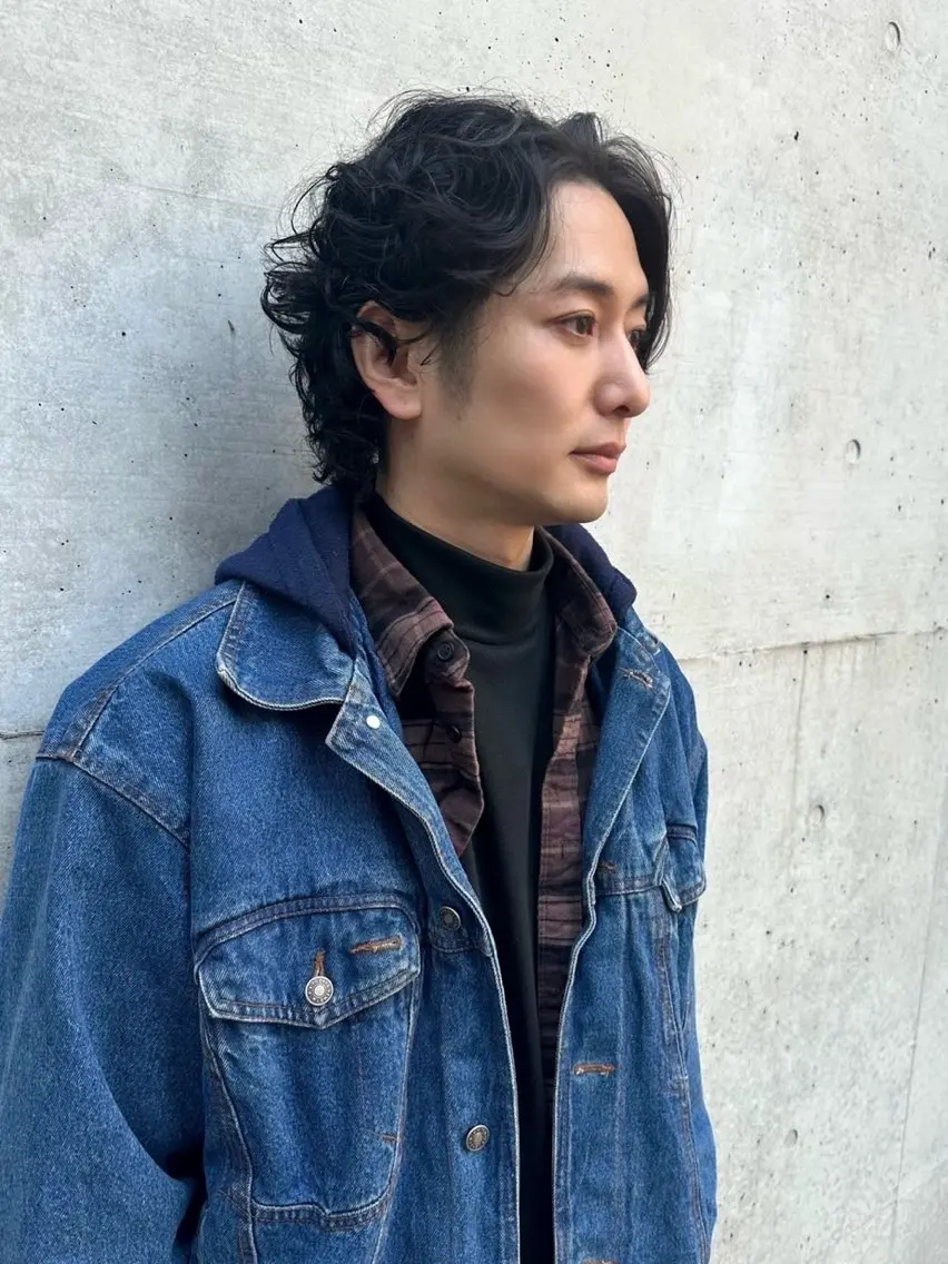 ミディアム パーマ メンズ カット パーマ トリートメント 原宿アンリ 山下卓也のヘアスタイル
