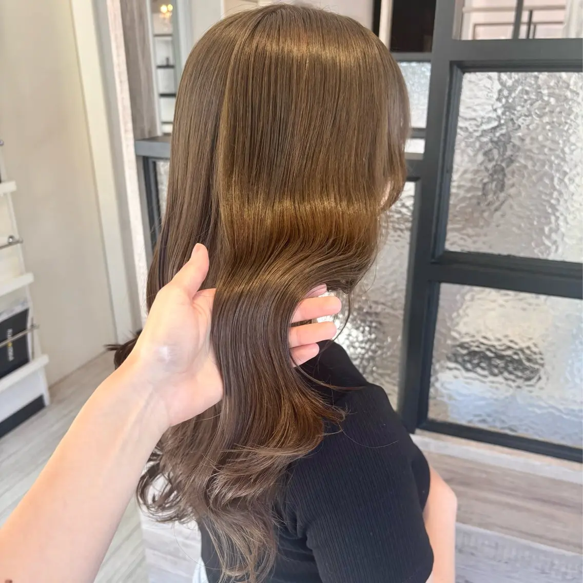 セミロング カラー ベージュカラー オリーブベージュ mio ︴ アレンジ ︴ 透明感カラーのヘアスタイル
