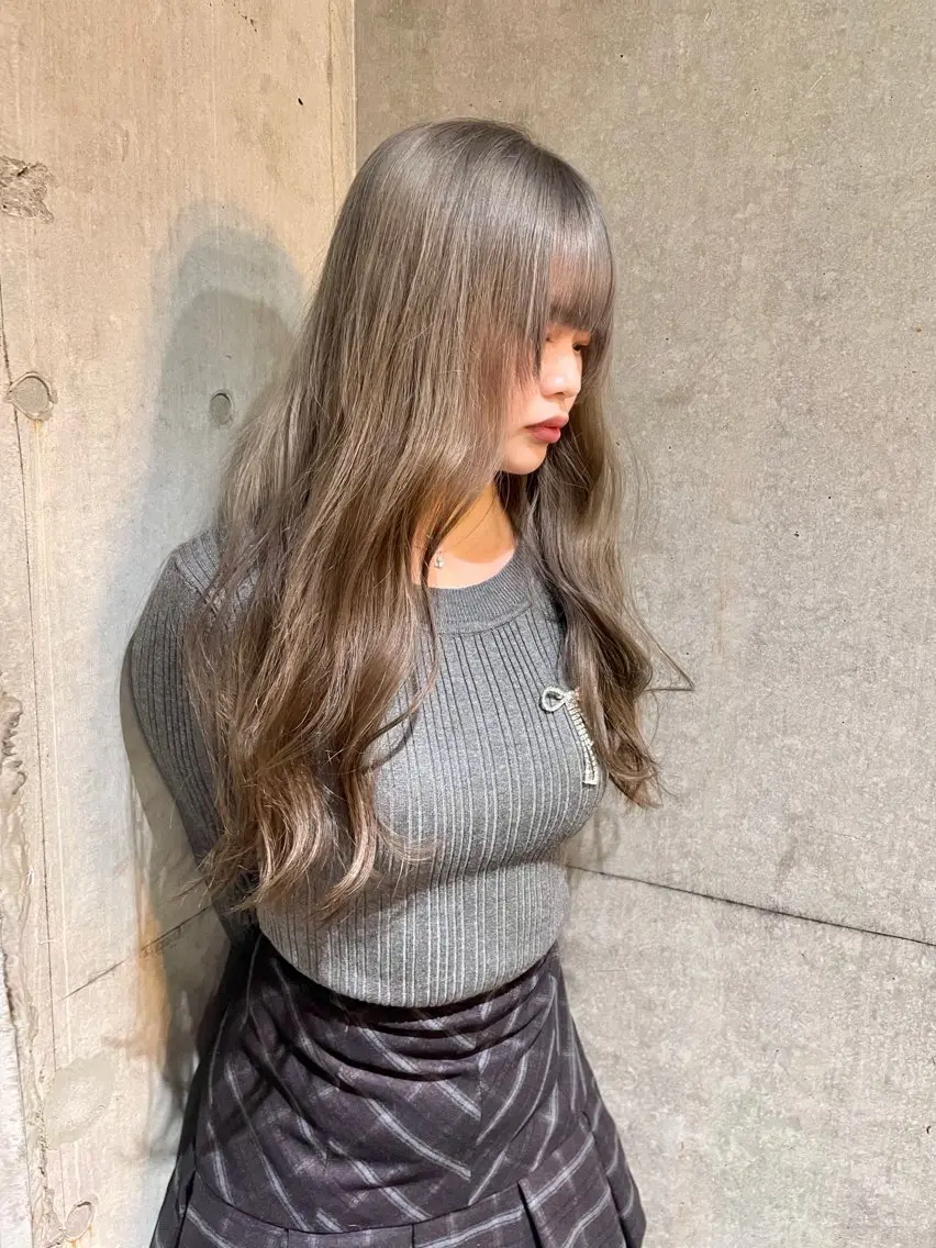 ロング カラー キッズ 透明感カラー グレージュ ヘアカラー トリートメント 艶髪/ハイトーン /masami🩵のヘアスタイル