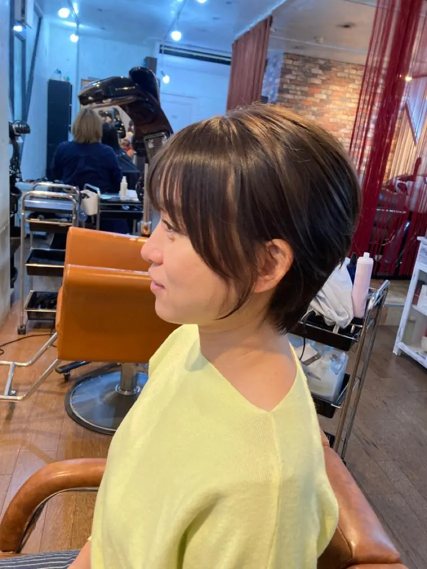 前髪+顔まわりカットの写真