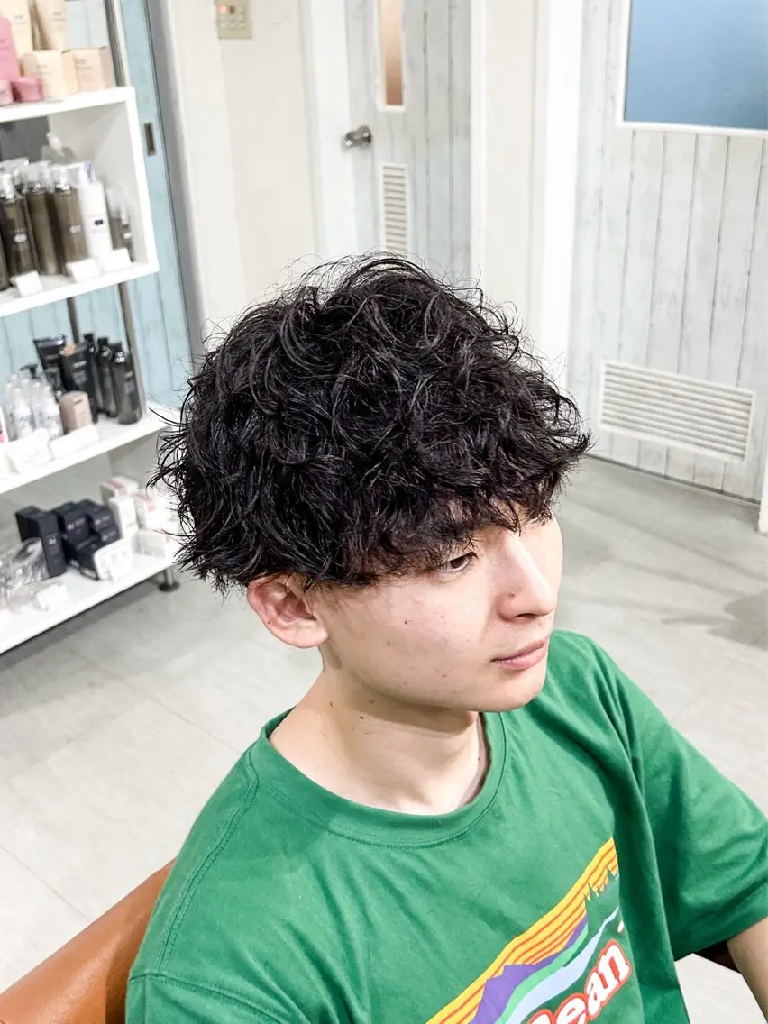 ショート パーマ メンズ マッシュ メンズパーマ 刈り上げ ショートヘア スパイラルパーマ かんばら りょーいのヘアスタイル