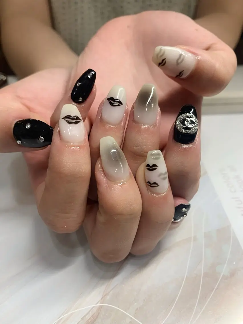 ネイル フレンチネイル ジェルネイル 韓国ネイル マグネットネイル マグネットフレンチ akina nailsのネイルデザイン