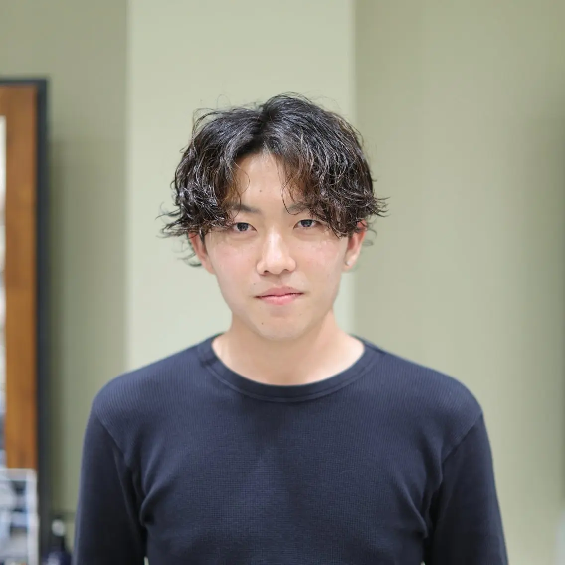 セミロング パーマ メンズ センターパート メンズパーマ セミロングパーマ 顔周りカット カット パーマ メンズカット✂️/ パーマ🪢/金敷幸作のヘアスタイル