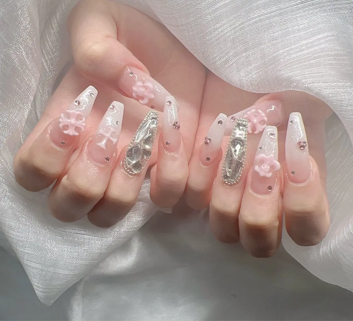 ネイル 長さ出し グラデーション 卒業式 キラキラネイル マグネットネイル ハンドネイル Lee Nailsのネイルデザイン
