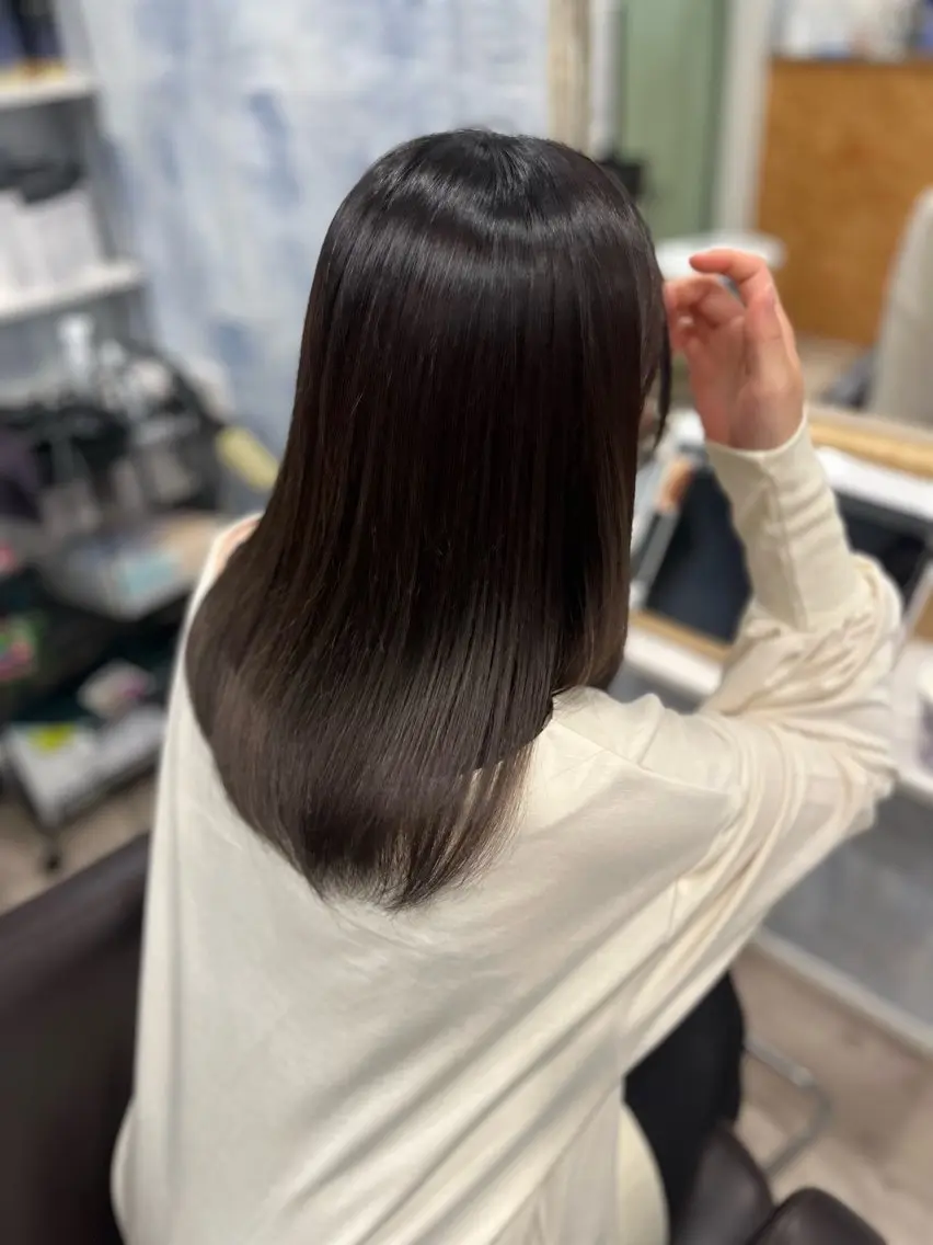 セミロング 縮毛矯正 塩川 亮眞のヘアスタイル