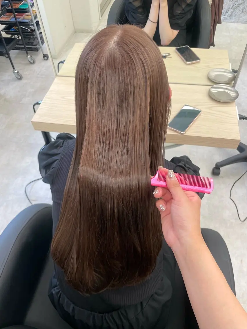 【🧡扱いやすい艶髪に🧡】カット+ケア縮毛矯正の写真