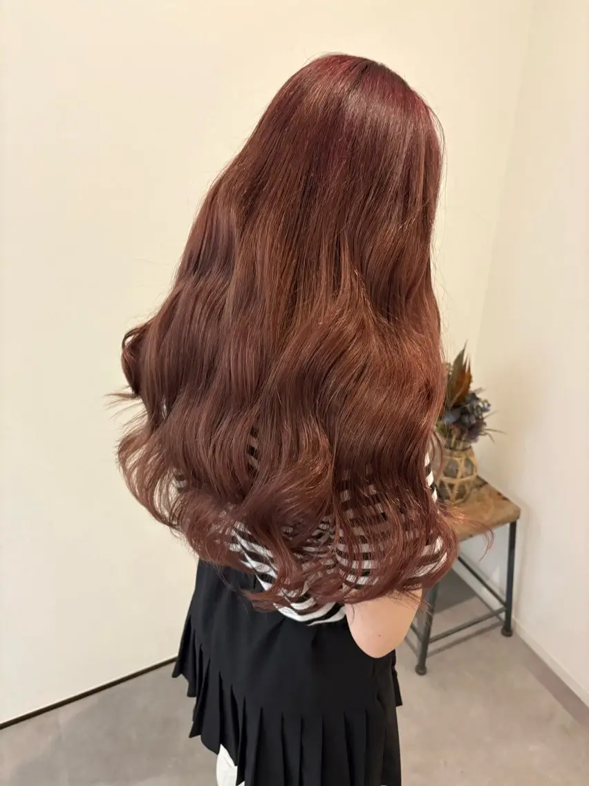 ロング カラー ブリーチ ヘアカラー 黒川 綾音のヘアスタイル