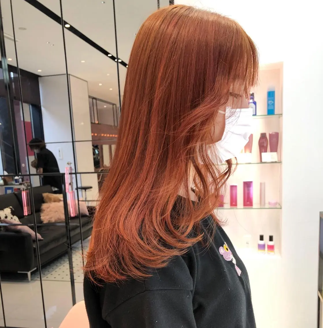 ロング カラー ブリーチ オレンジ レイヤーカット カット ヘアカラー 相川 愛実のヘアスタイル