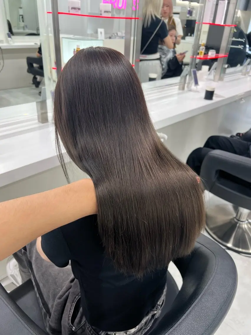 ロング カラー 透明感カラー🫧 レイヤーカットのヘアスタイル