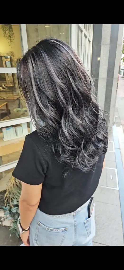 ロング ハイライト レイヤーカット ヘアカラー バレイヤージュ/ ハイライト/大内格のヘアスタイル