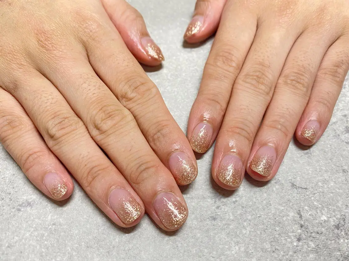 ネイル ラメ(グリッター) ラメグラデーション mogunail &blowのネイルデザイン