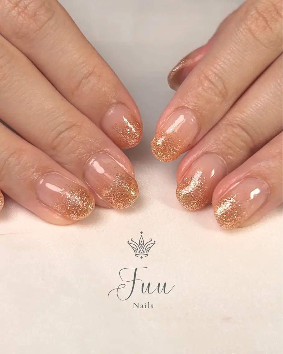 ネイル グラデーション キラキラネイル ラメ(グリッター) ラメグラデーション シンプルネイル 犬のいるネイルサロン Fuu nailsのネイルデザイン