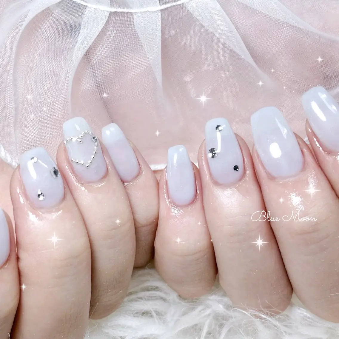 ネイル ハンドネイル フットネイル ハンドケア nail salon Blue Moonのネイルデザイン