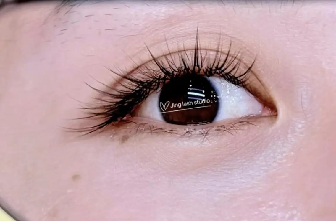 マツエク・マツパ フラットラッシュ 韓国風マツエク パリジェンヌラッシュリフト まつげパーマ 下まつげエクステ Mio🎀アイラッシ ユ╹◡╹ワンホン漫画のマツエク・マツパデザイン