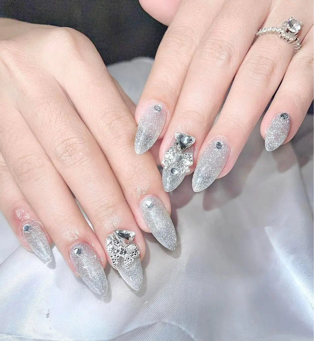 ネイル Hin Nailのネイルデザイン