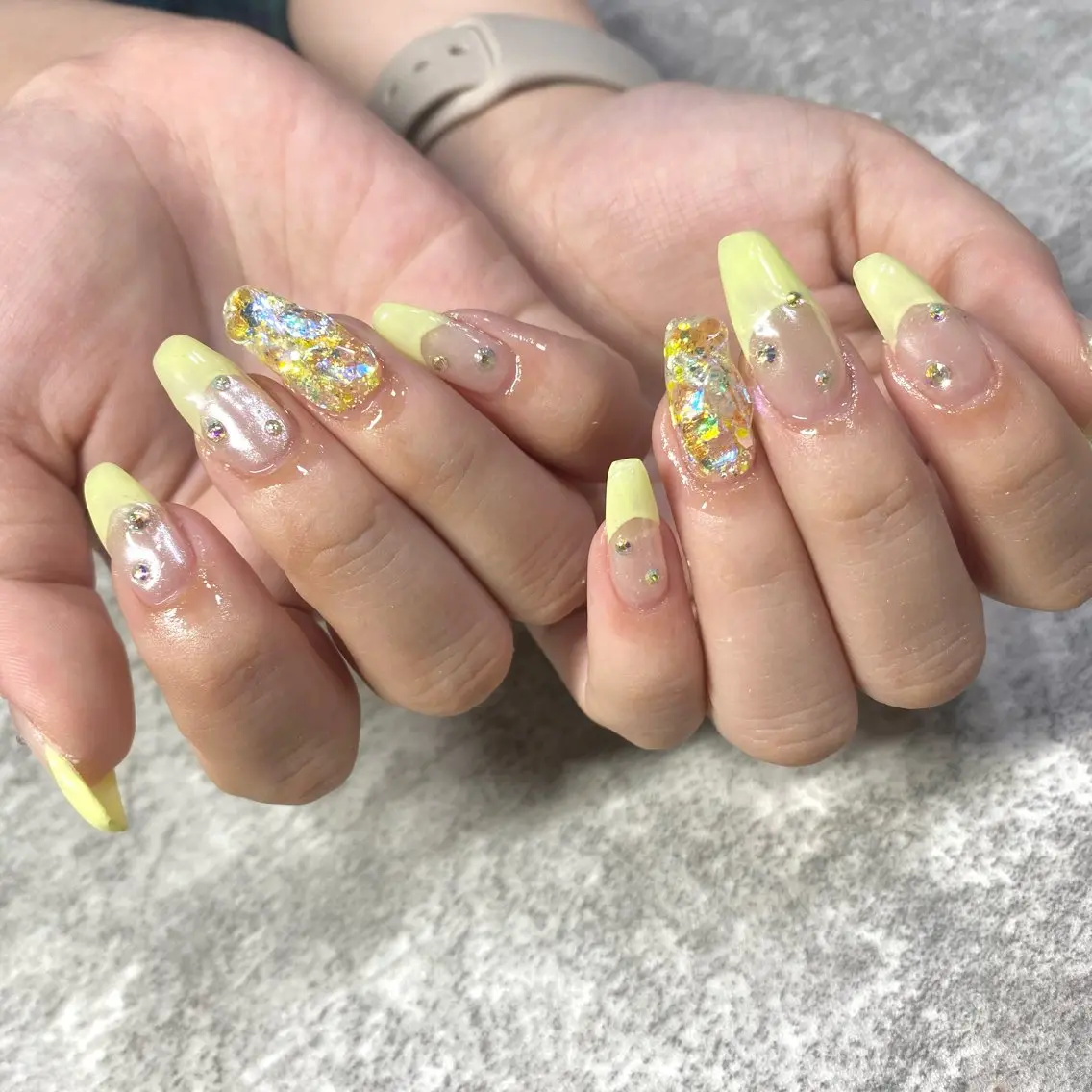 ネイル フレンチネイル 氷ネイル・うるうるネイル パステルネイル ストーンネイル 黄色 ハンドネイル ★Rinail... .のネイルデザイン