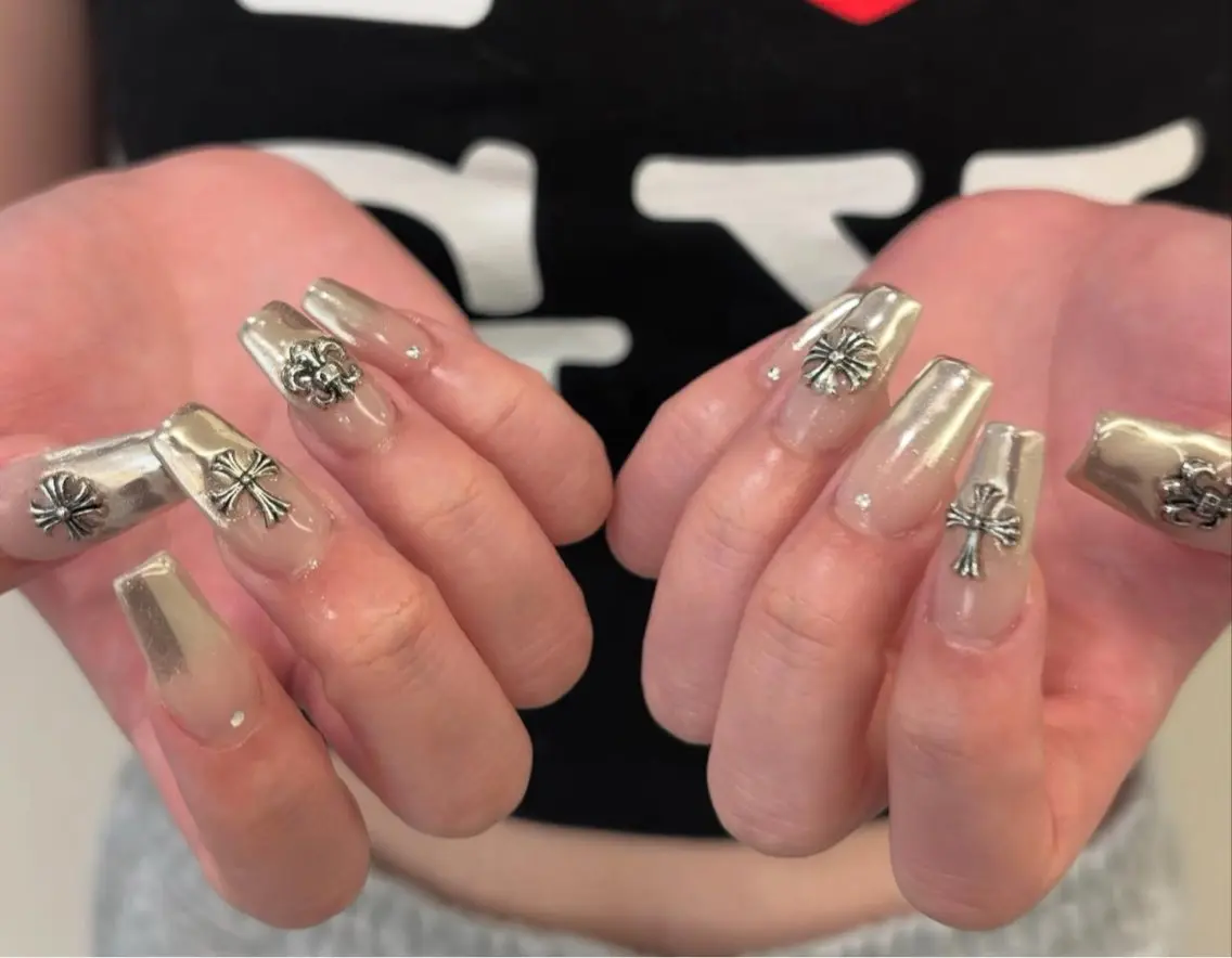ネイル オーロラネイル フレンチネイル ジェルネイル ハロウィン キラキラネイル H.baby Nail Salonのネイルデザイン