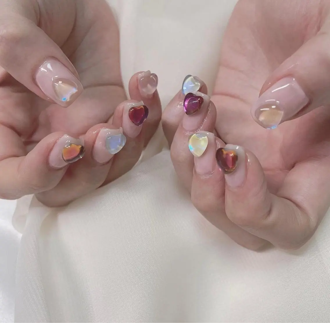 カラー ネイル ハート ハンドネイル 𓂃🦢Aurora Swan🌙𓂃のネイルデザイン
