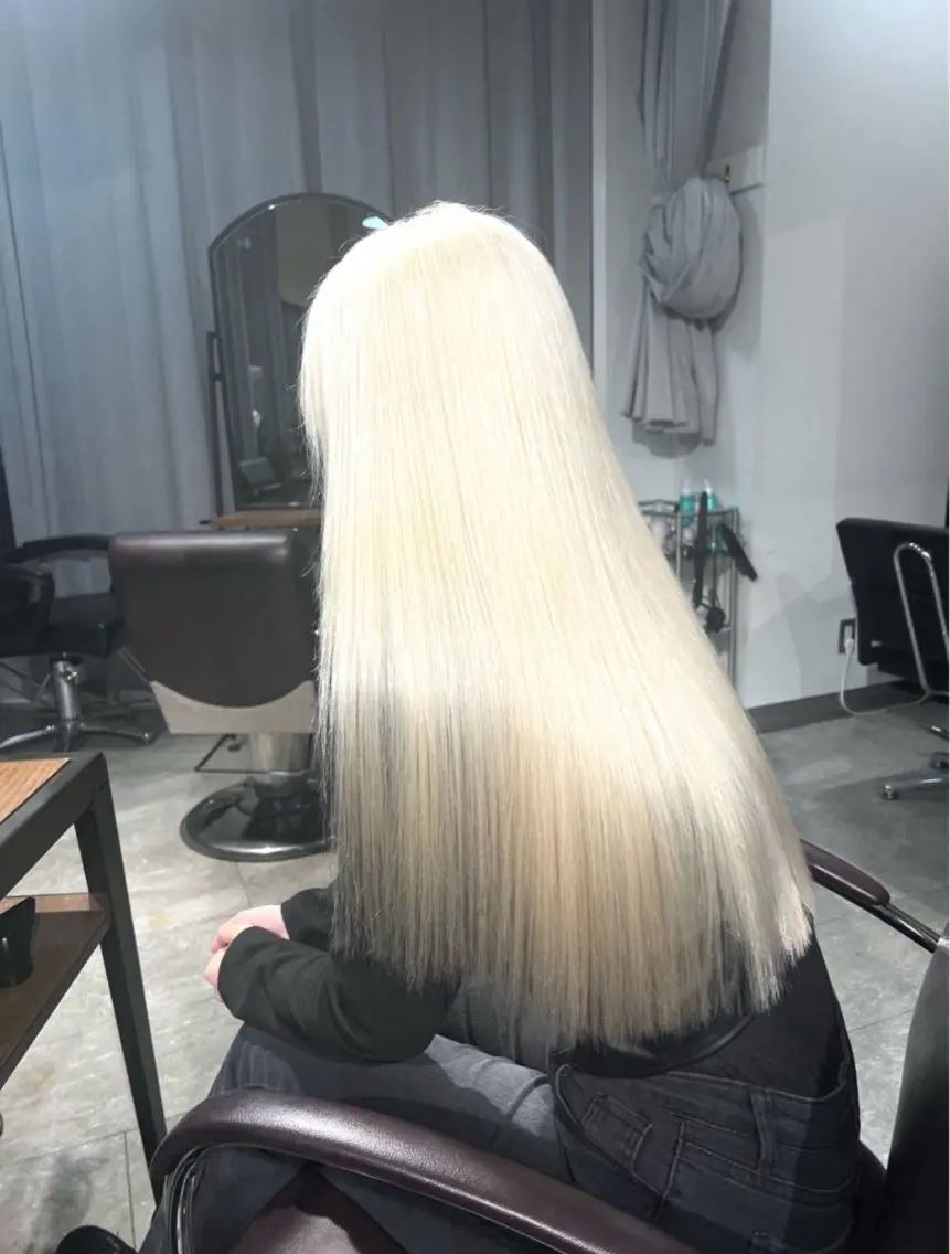 ロング カラー 🎀ハイトーン・艶 カラー HANA🎀のヘアスタイル