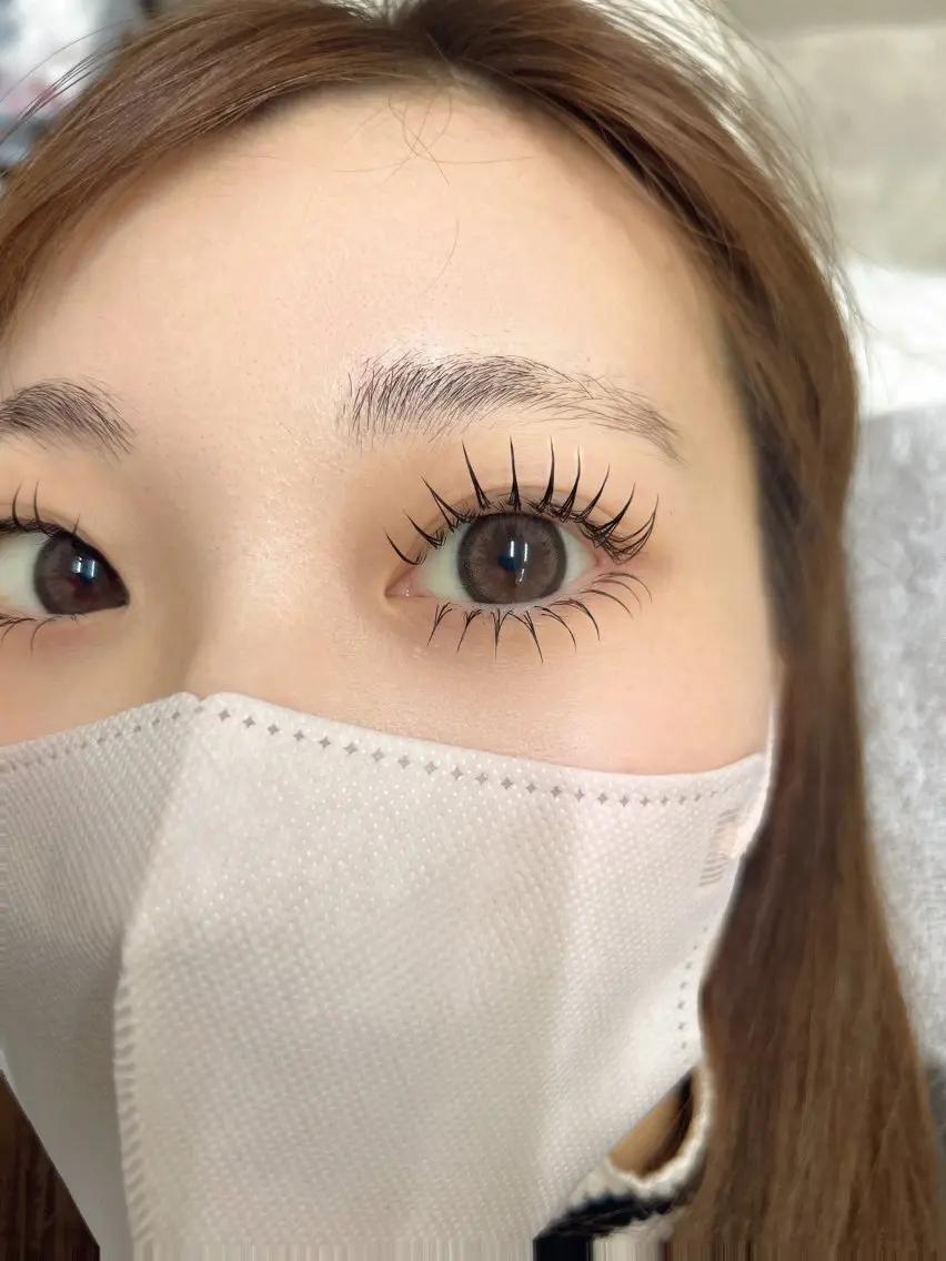 マツエク(フラットマットラッシュ)下60本の写真