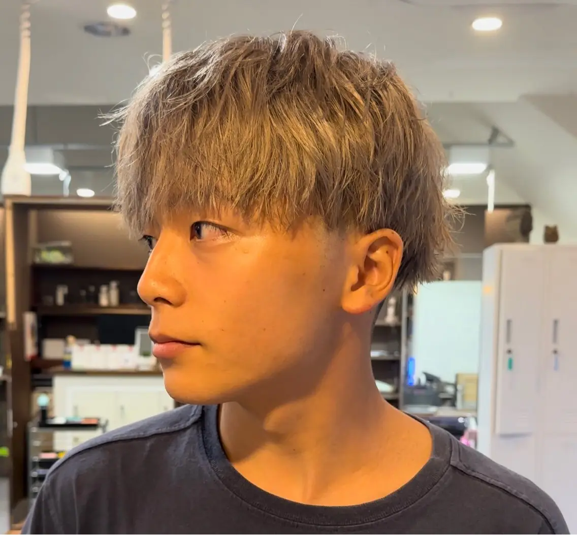 カラー メンズ メンズブリーチ ベージュカラー ブリーチ ホワイトベージュ カット ヘアカラー 年間2000名担当◎ パーマ職人/仲原佑樹のヘアスタイル