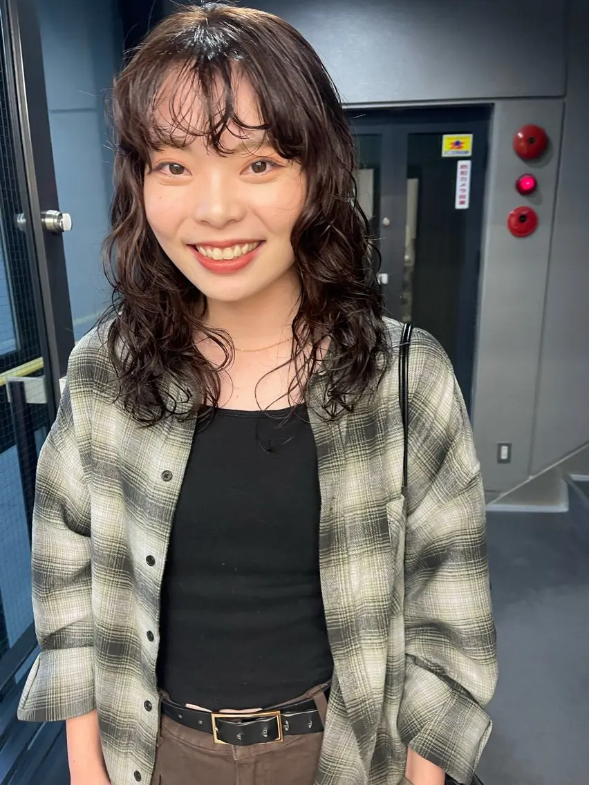 セミロング カラー パーマ カット ヘアカラー パーマ 💓パーマ，💗 レイヤーカットのヘアスタイル