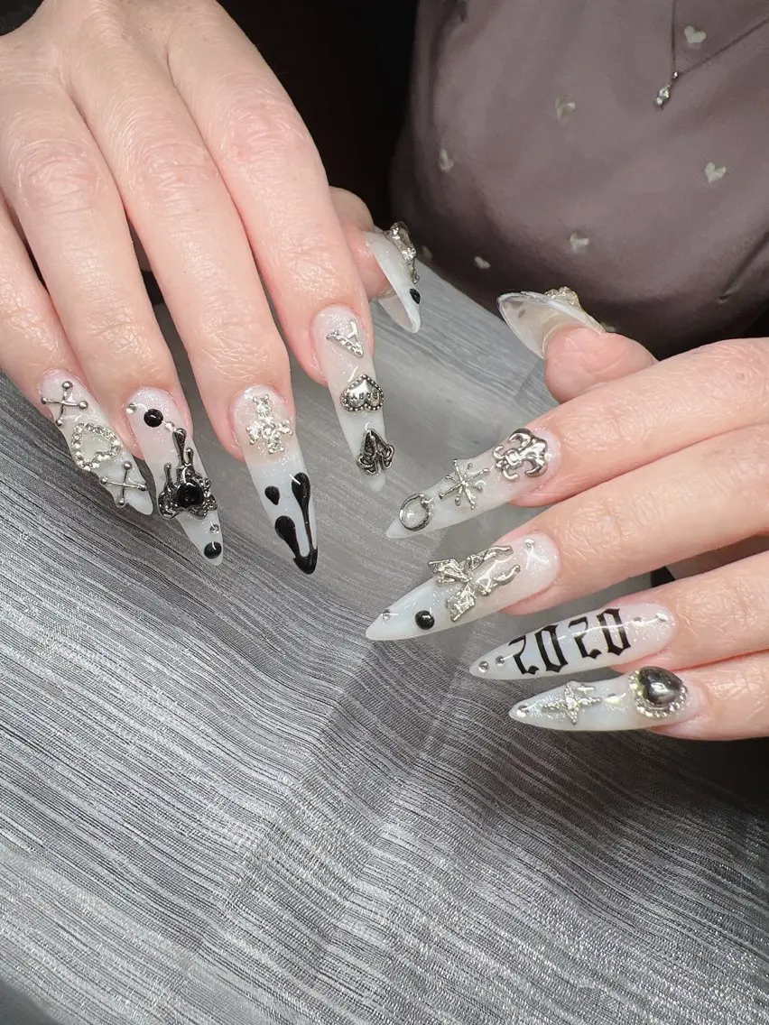 ネイル 長さ出し グラデーション 卒業式 キラキラネイル マグネットネイル Lee Nailsのネイルデザイン