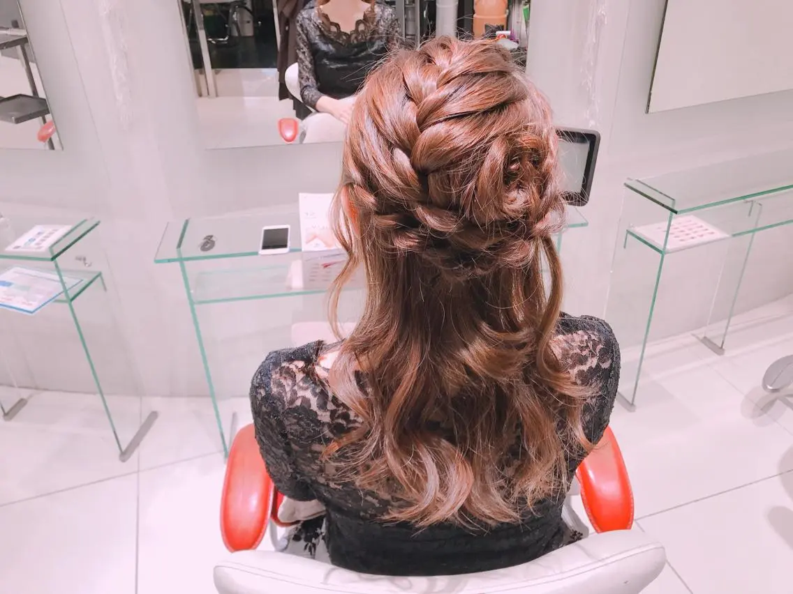 ヘアアレンジ ハーフアップ YUI𓍯エクステ /ニュアンスカラーのヘアスタイル