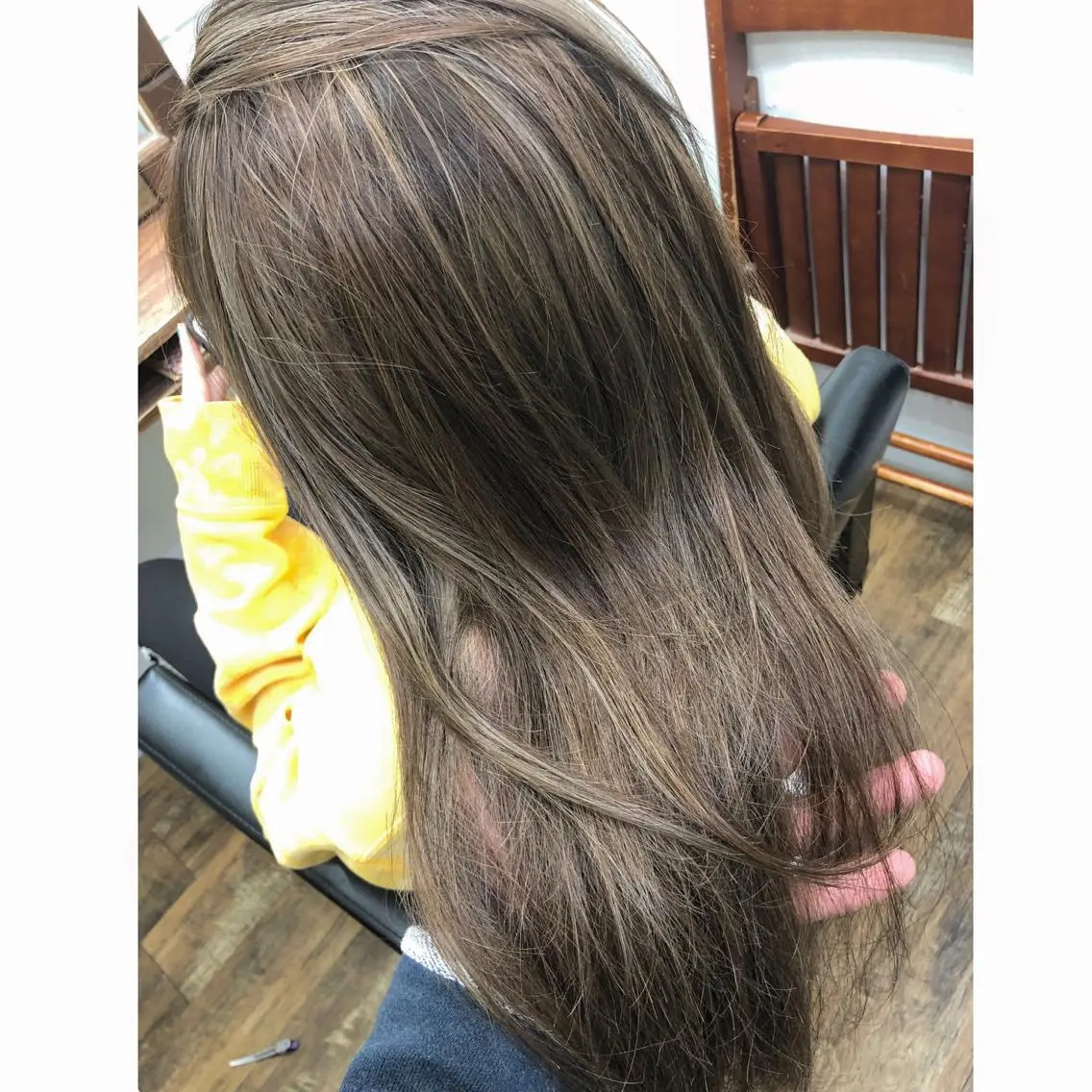 ロング シールエクステ エクステ 外国人風カラー ハイライト レイヤーカット Loob.TOKYO MIYA🌈のヘアスタイル