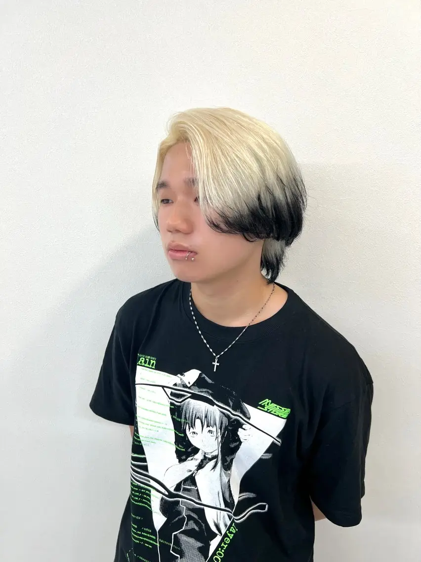ミディアム カラー メンズ 黒髪 抜きっぱなしブロンド ブロンド ヘアカラー ブリーチカラー🦋‪ 田中さくらのヘアスタイル