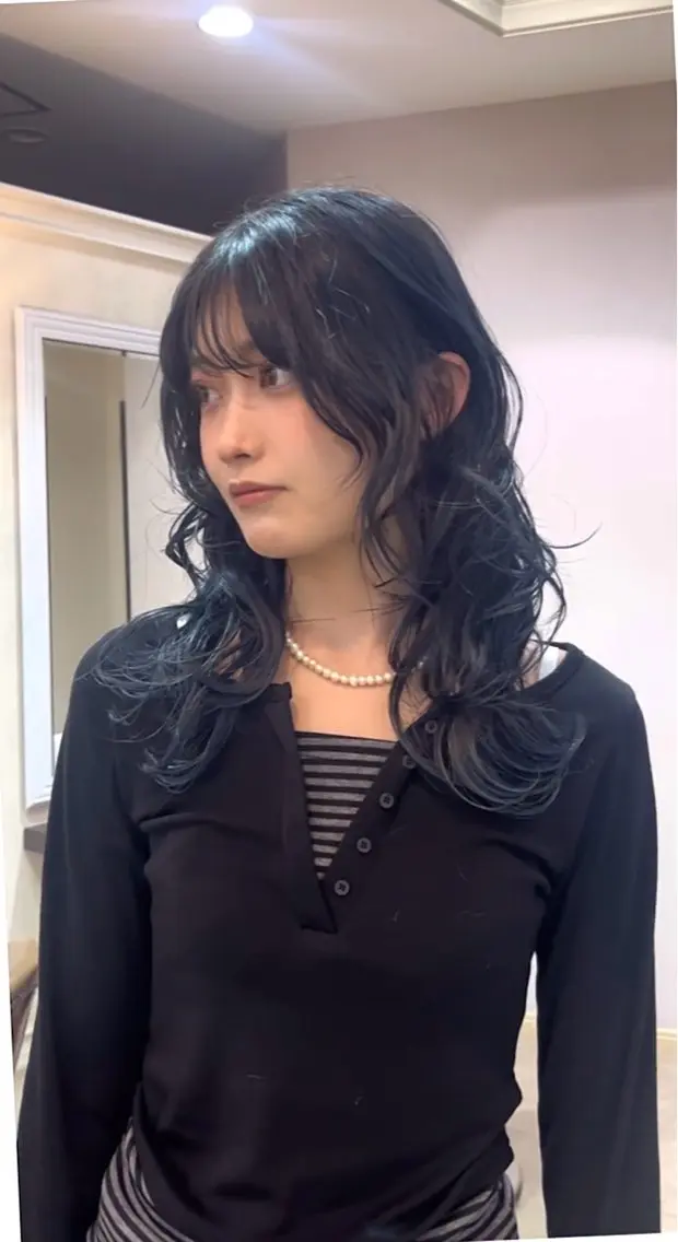 ミディアム カラー 山本 梨華のヘアスタイル
